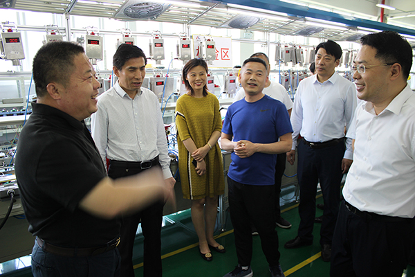 徐州市市委常委、统战部长毕于瑞一行莅临江煤科技参观调研